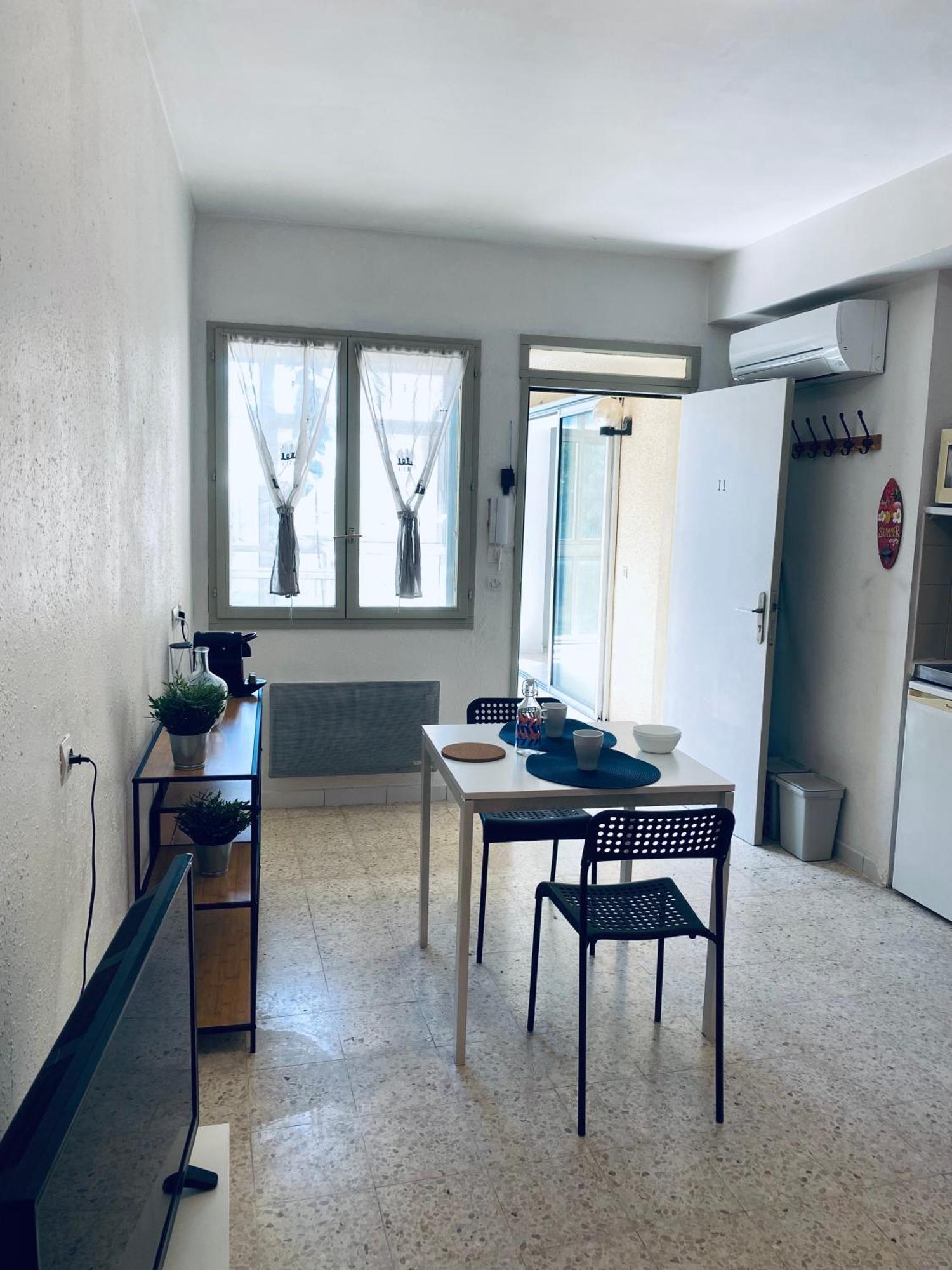 La Maison D'Antonin Apartment Nimes Bagian luar foto